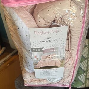 Sold Madison Park Blush and White Comforter Set